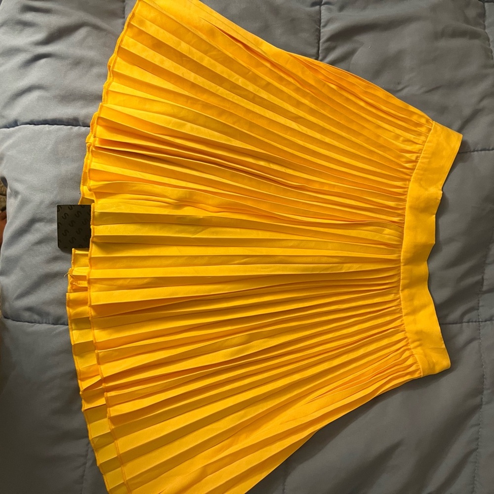 Yellow skirt